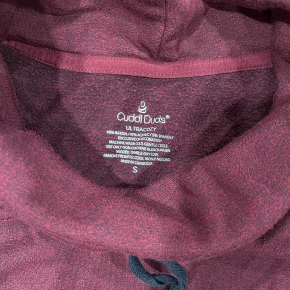 Cuddl Duds Burgundy Long Sleeve Pullover - Picture 2 of 3